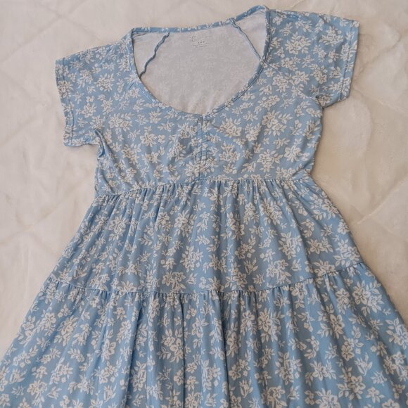 No Boundaries light blue/white floral dress - Picture 3 of 12